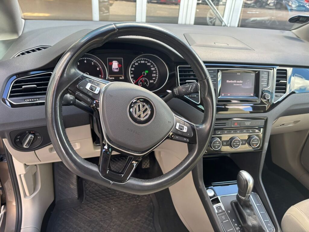 Volkswagen Golf Sportsvan 2015 Ruskea (beige)