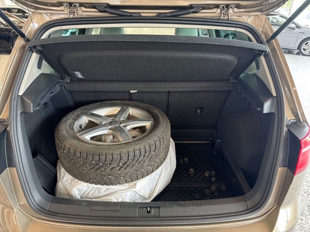 Volkswagen Golf Sportsvan 2015 Ruskea (beige)