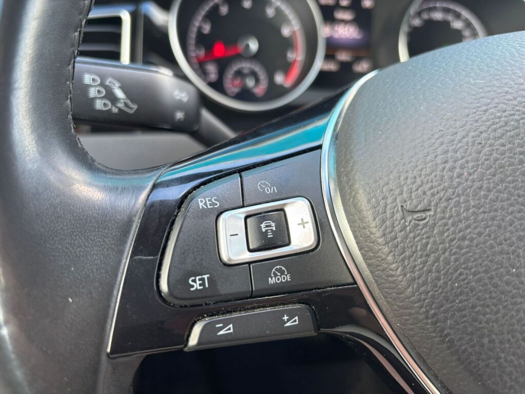 Volkswagen Golf Sportsvan 2015 Ruskea (beige)