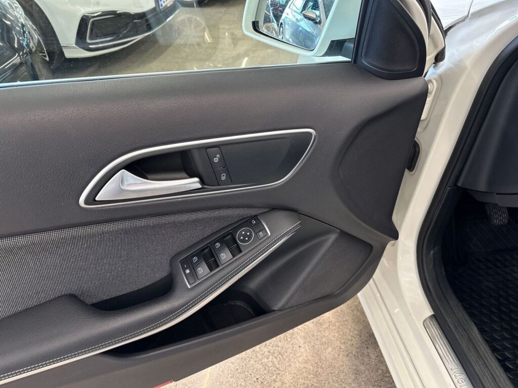 Mercedes-Benz A 2015 Valkoinen