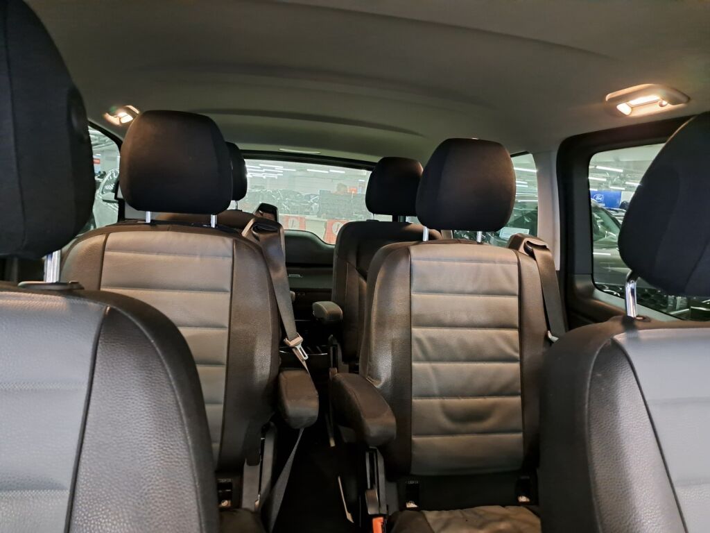 Mercedes-Benz V 2015 Ruskea (beige)