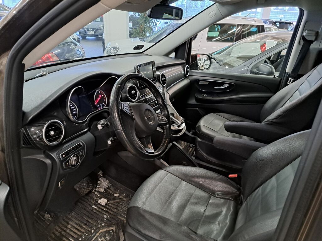 Mercedes-Benz V 2015 Ruskea (beige)