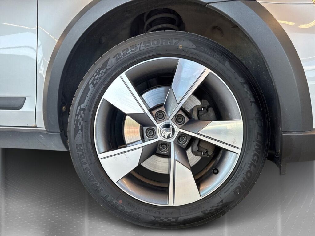 Skoda Octavia 2015 Metallinhohto Harmaa