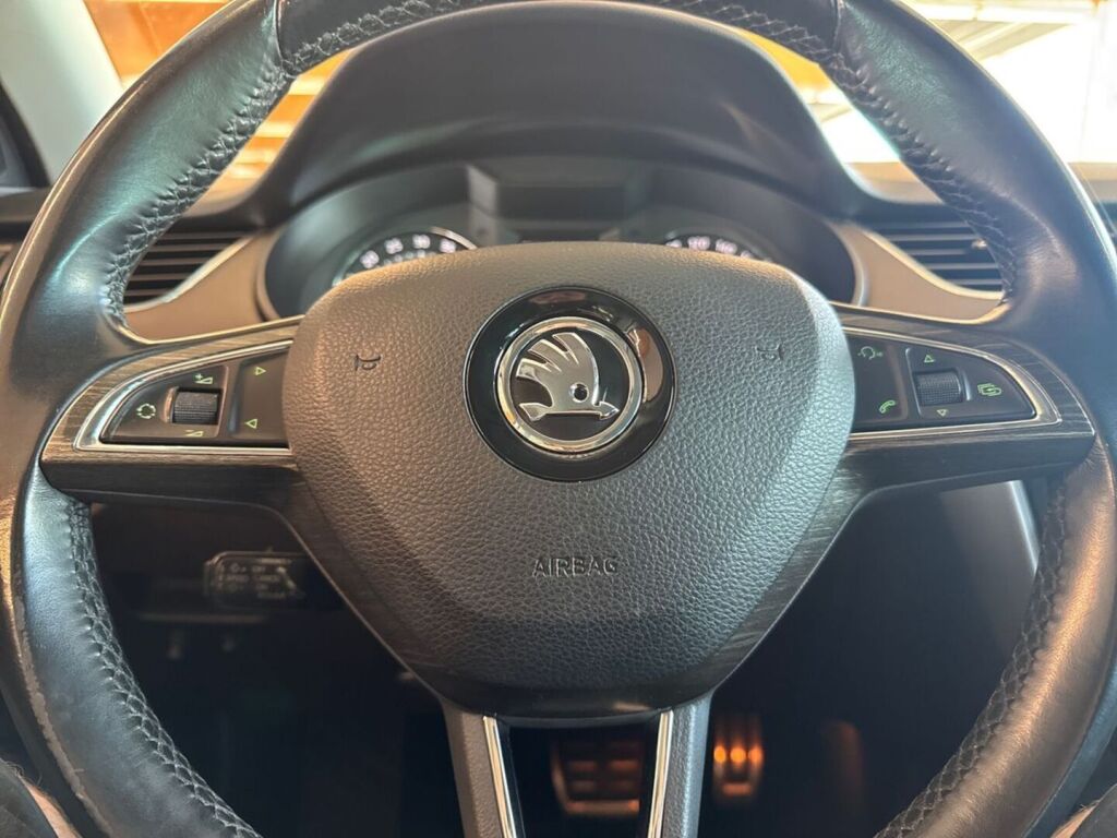 Skoda Octavia 2015 Metallinhohto Harmaa