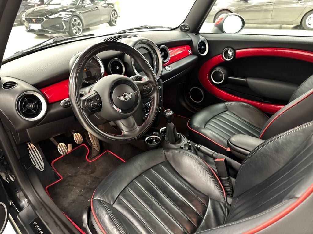 Mini Cooper 2011 Musta