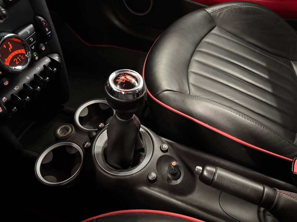 Mini Cooper 2011 Musta