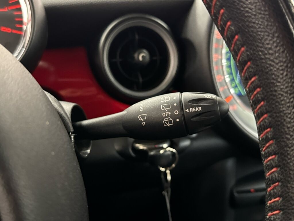 Mini Cooper 2011 Musta