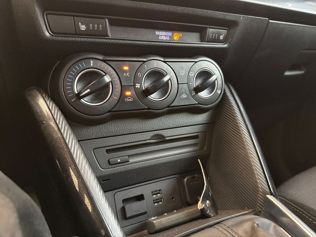 Mazda Mazda2 2017 Sininen