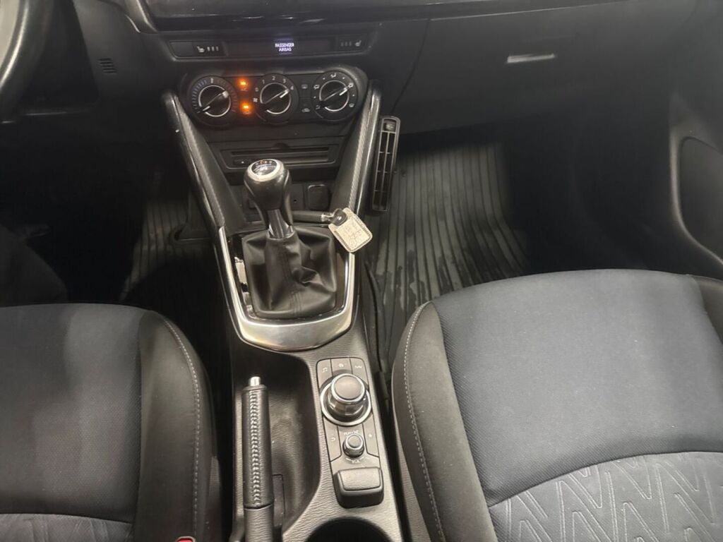 Mazda Mazda2 2017 Sininen