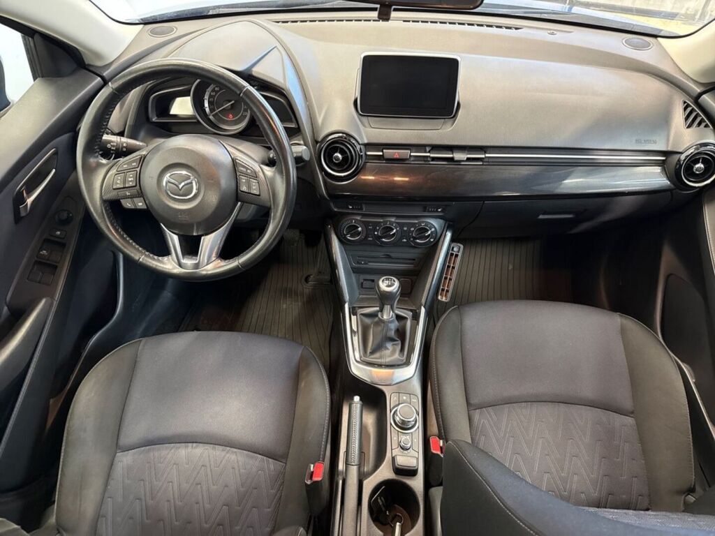 Mazda Mazda2 2017 Sininen