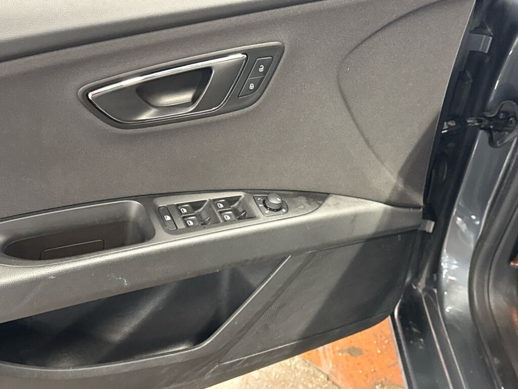 Seat Leon ST 2015 Harmaa