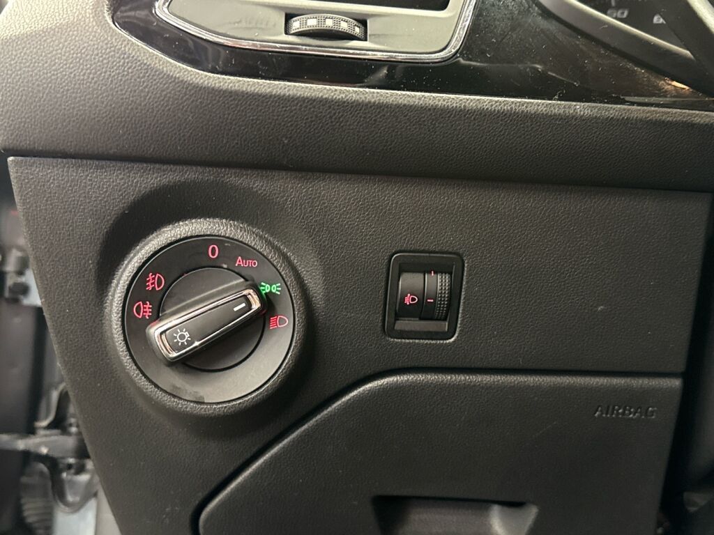 Seat Leon ST 2015 Harmaa