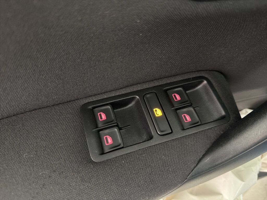 Volkswagen Polo 2015 Sininen