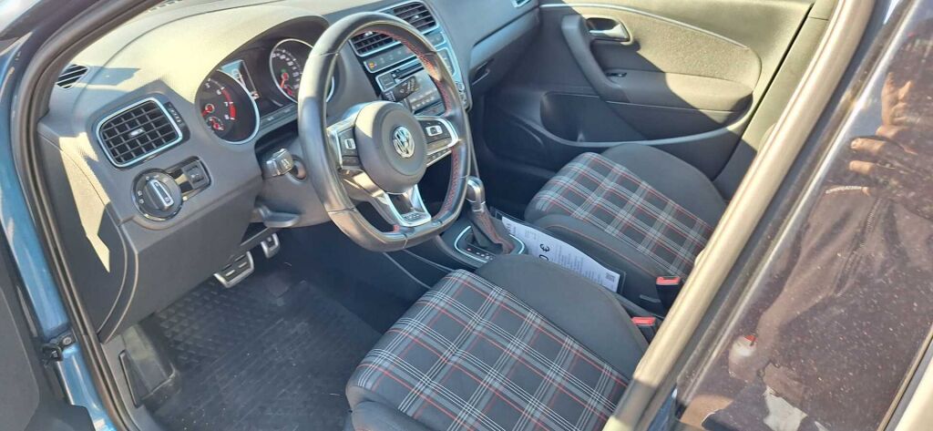 Volkswagen Polo 2015 Sininen