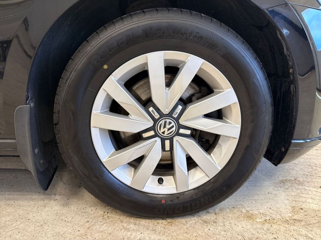 Volkswagen Passat 2015 Musta