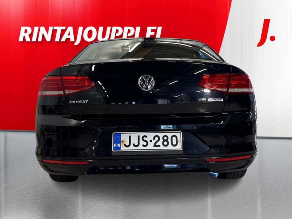 Volkswagen Passat 2015 Musta