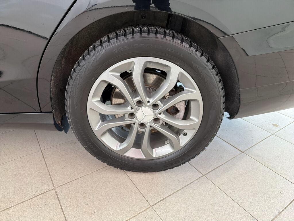 Mercedes-Benz C 2015 Musta