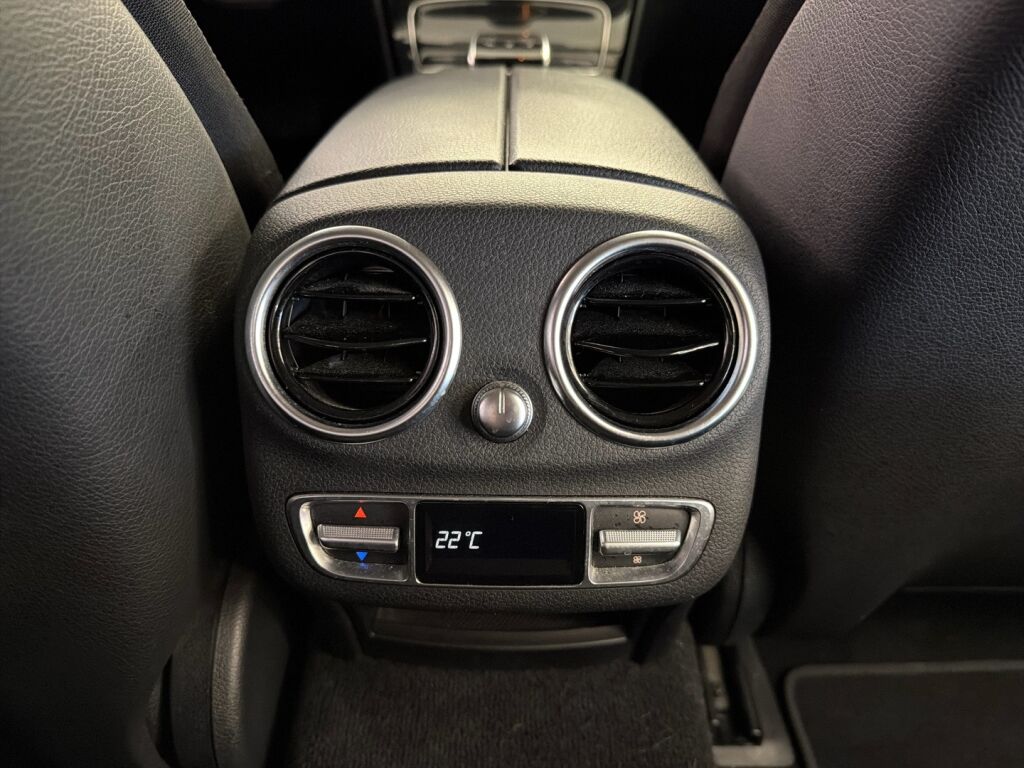 Mercedes-Benz C 2015 Musta