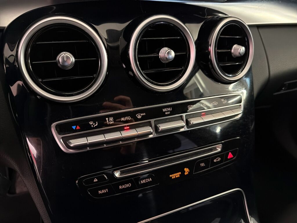 Mercedes-Benz C 2015 Musta