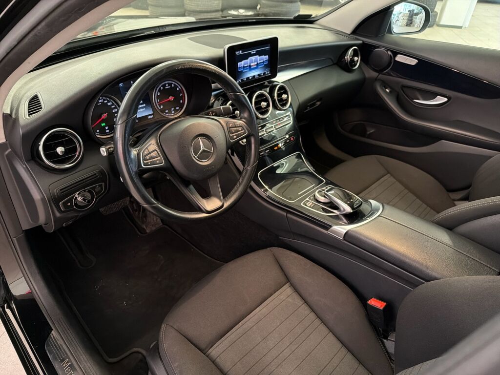Mercedes-Benz C 2015 Musta