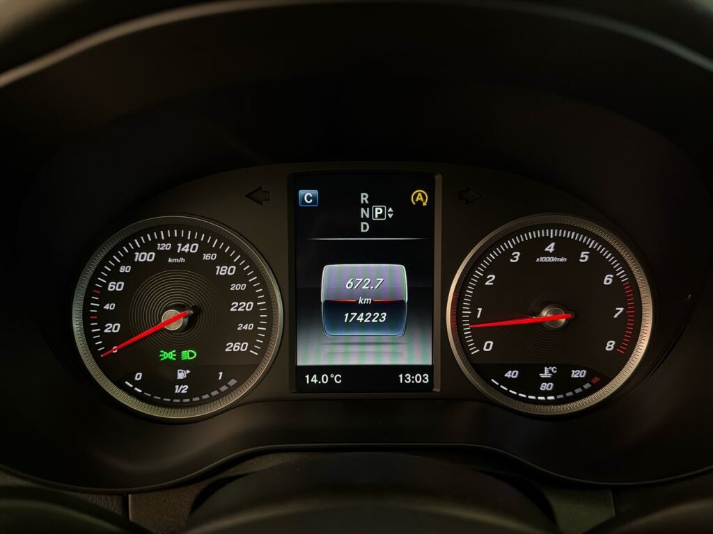 Mercedes-Benz C 2015 Musta