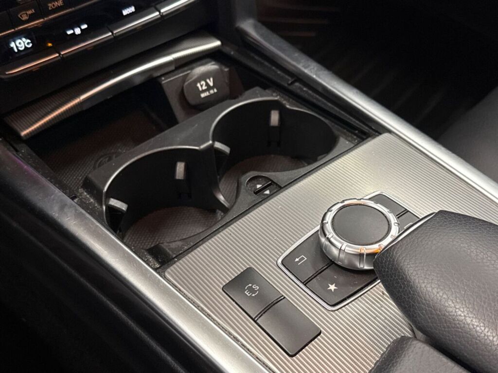 Mercedes-Benz E 2015 Musta