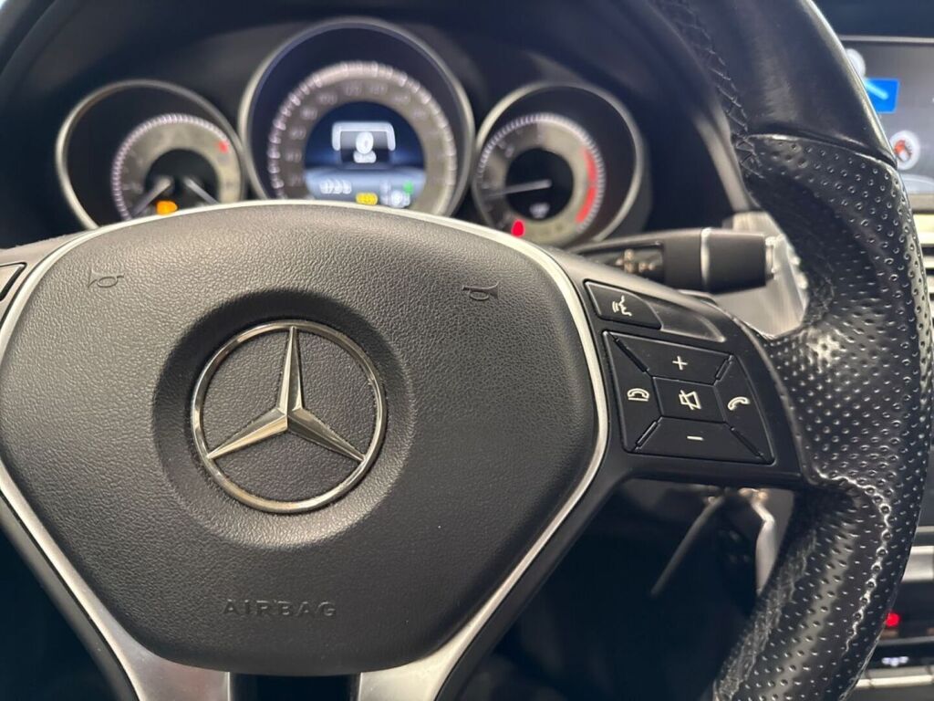 Mercedes-Benz E 2015 Musta