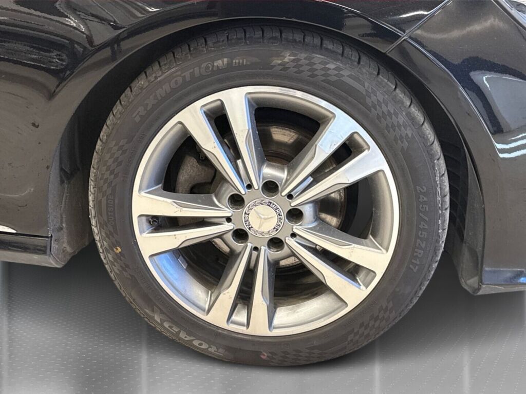 Mercedes-Benz E 2015 Musta