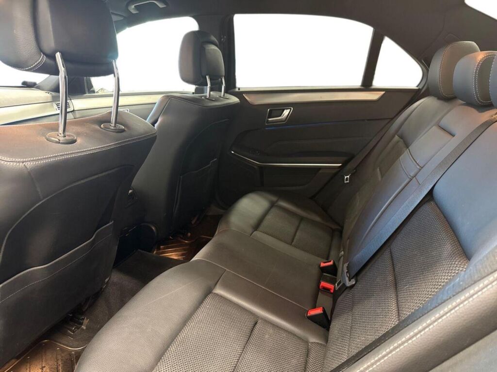 Mercedes-Benz E 2015 Musta