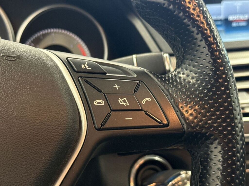 Mercedes-Benz E 2015 Musta