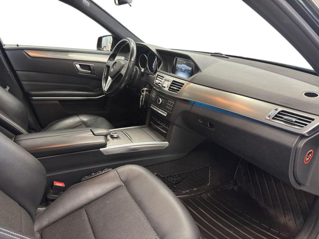 Mercedes-Benz E 2015 Musta