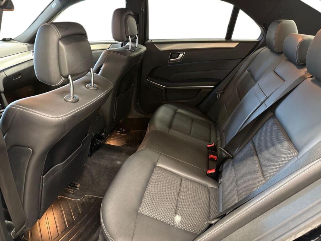Mercedes-Benz E 2015 Musta