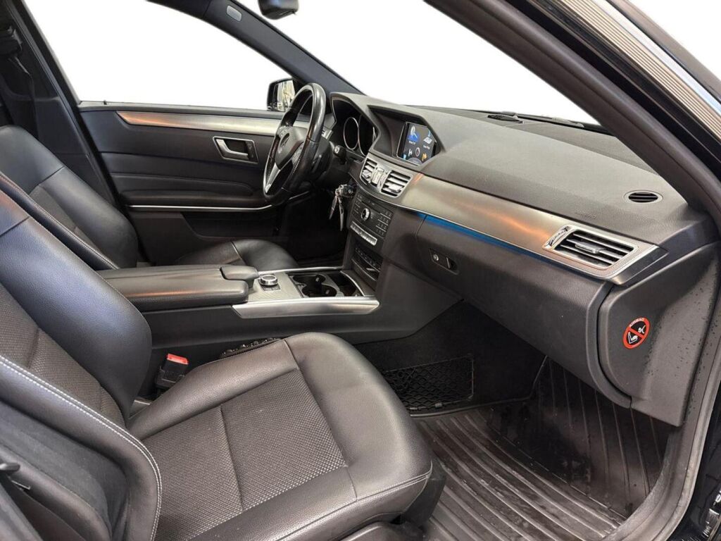 Mercedes-Benz E 2015 Musta