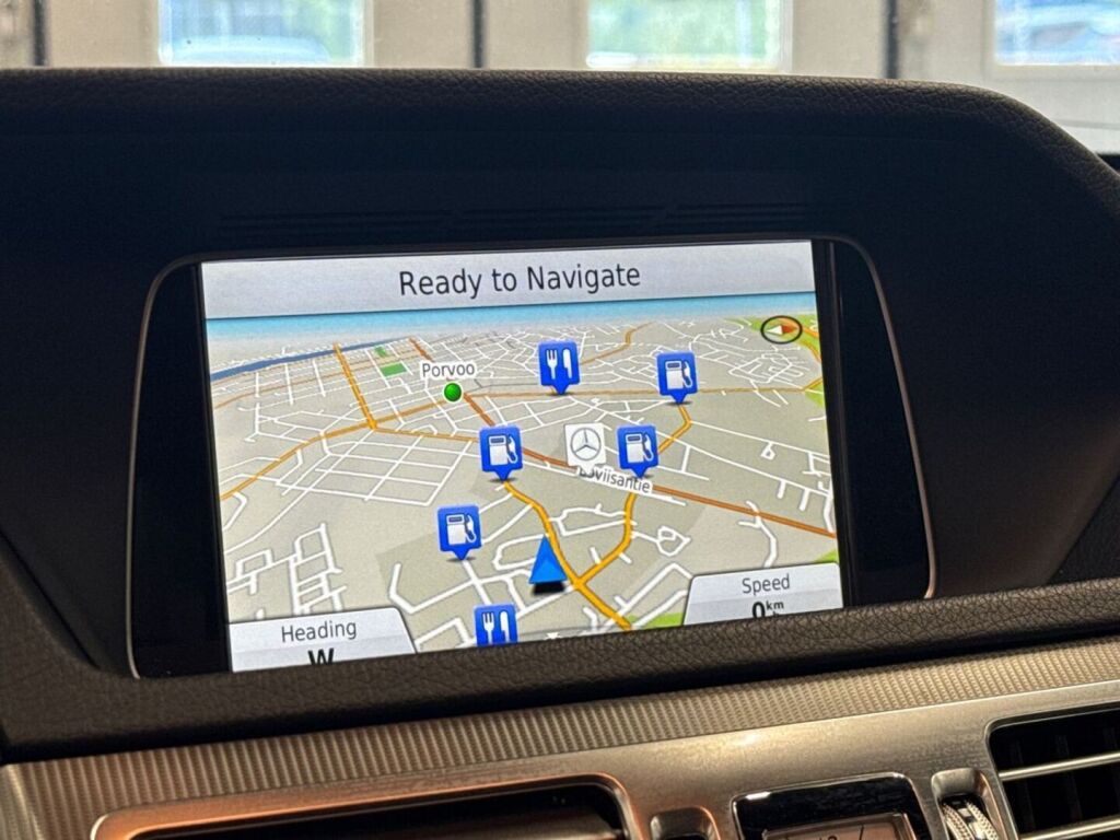 Mercedes-Benz E 2015 Musta