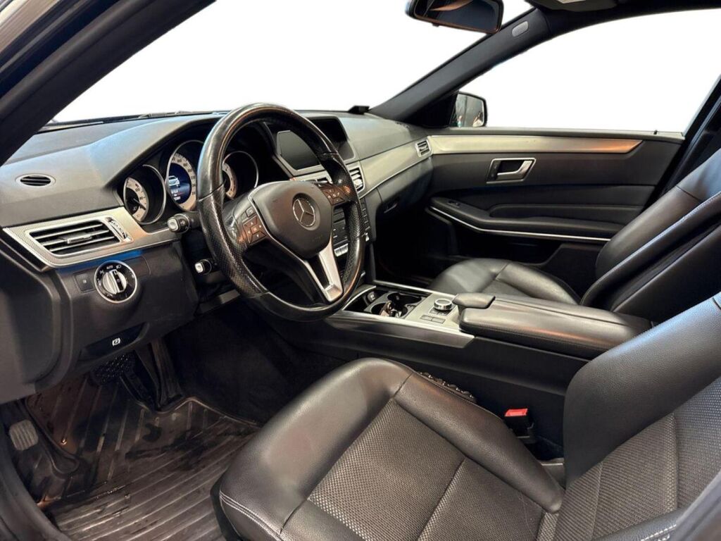 Mercedes-Benz E 2015 Musta