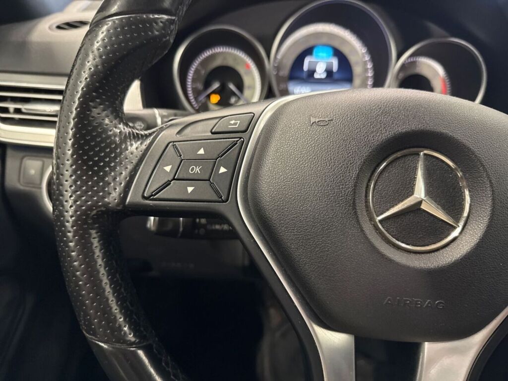 Mercedes-Benz E 2015 Musta