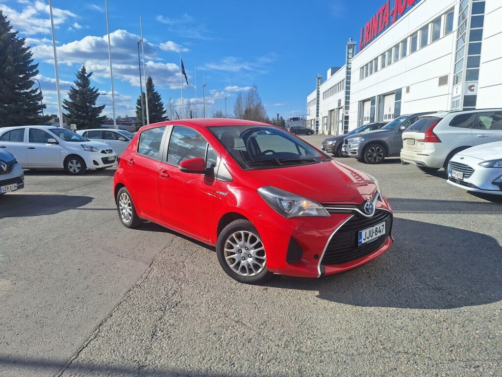 Toyota Yaris 2015 Punainen