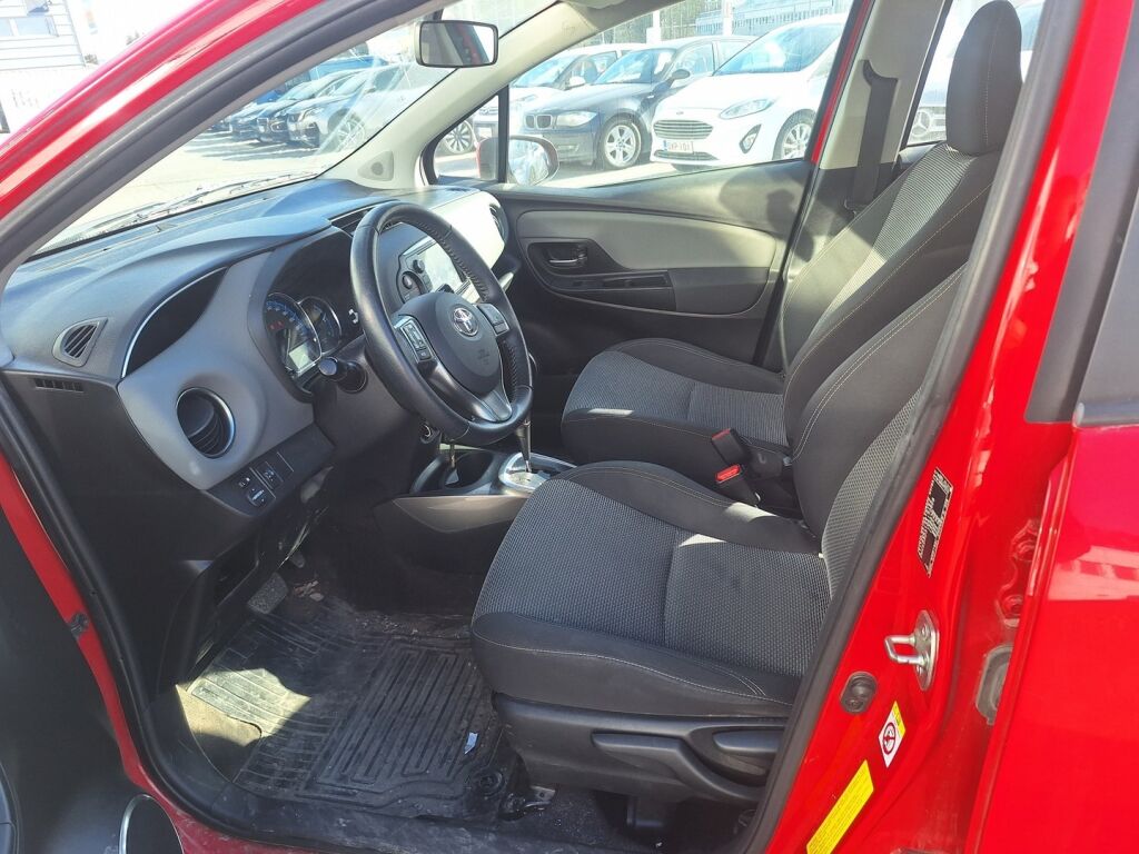 Toyota Yaris 2015 Punainen