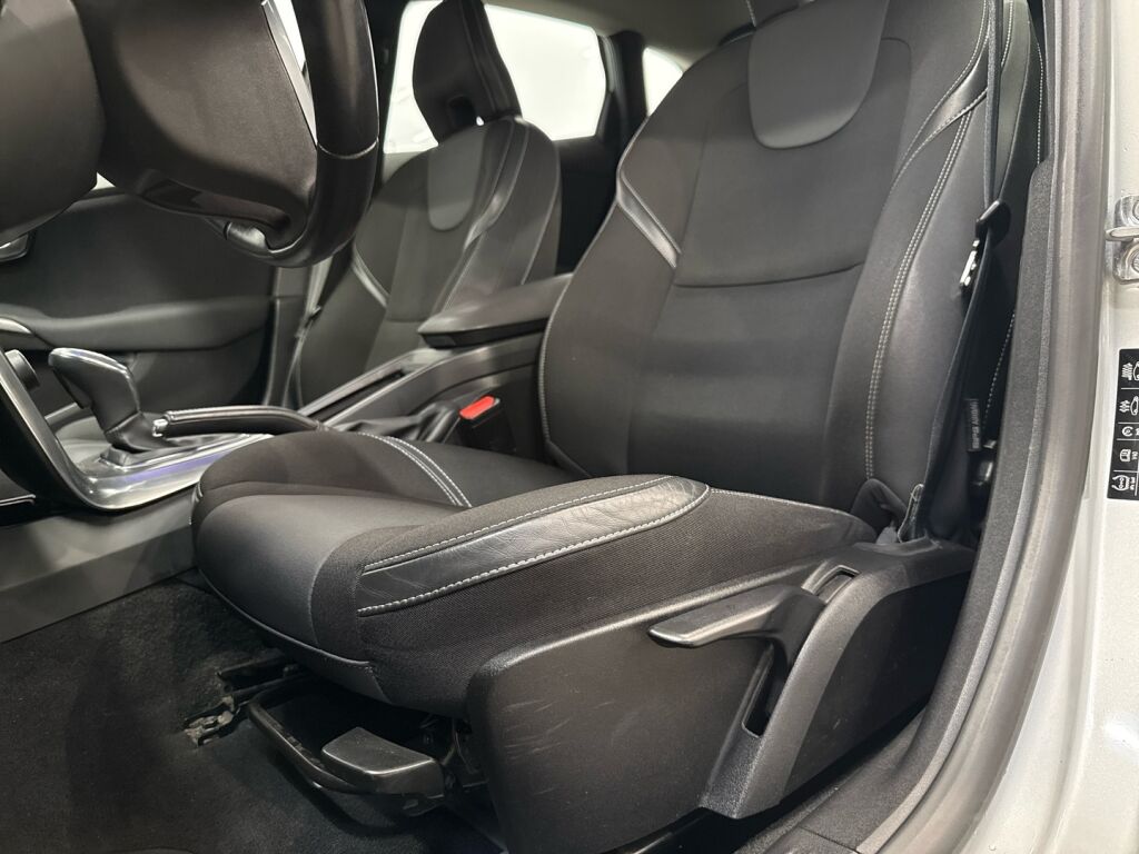 Volvo V40 2016 Harmaa