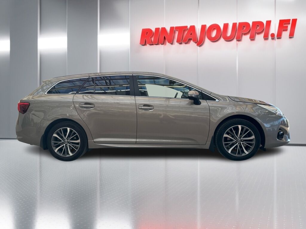 Toyota Avensis 2016 Ruskea (beige)