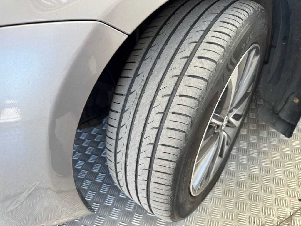 Toyota Avensis 2016 Ruskea (beige)