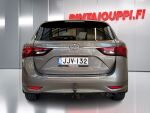 Toyota Avensis 2016 Ruskea (beige)