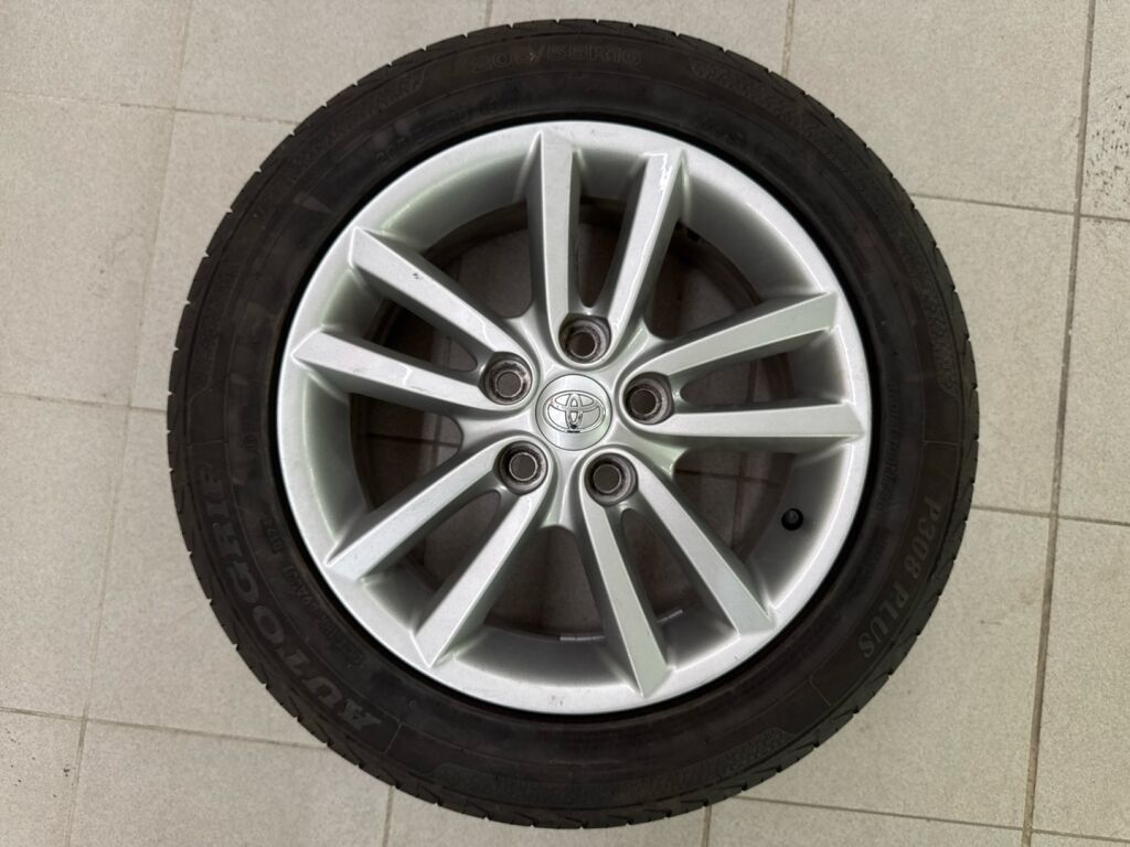 Toyota Auris 2013 Hopea