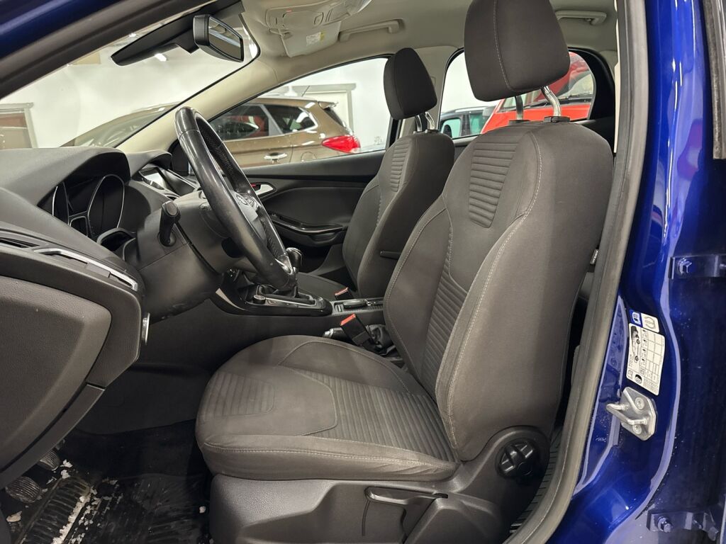 Ford Focus 2016 Sininen