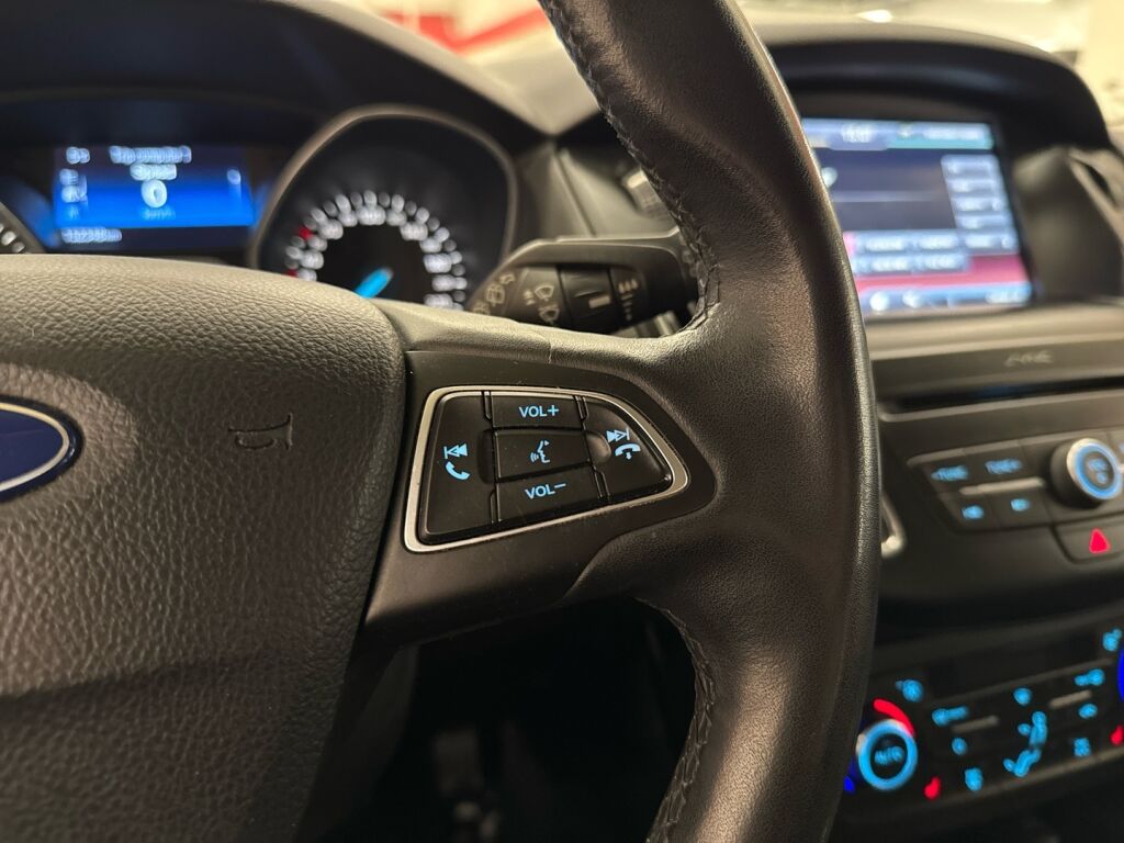 Ford Focus 2016 Sininen