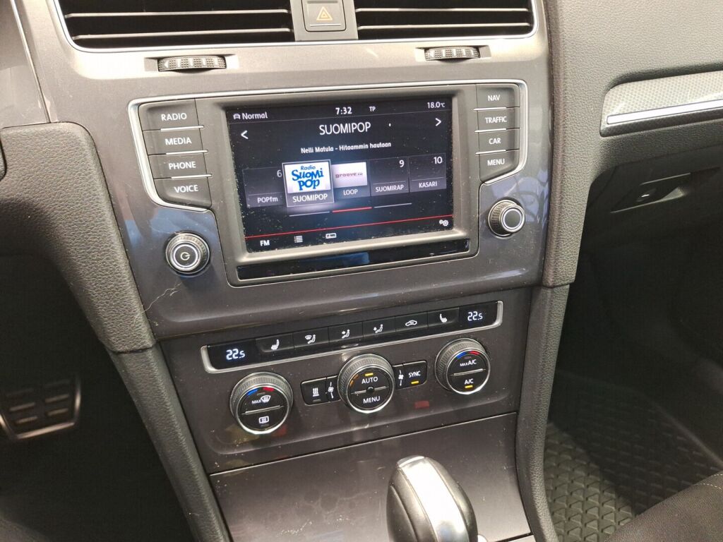 Volkswagen Golf 2016 Punainen