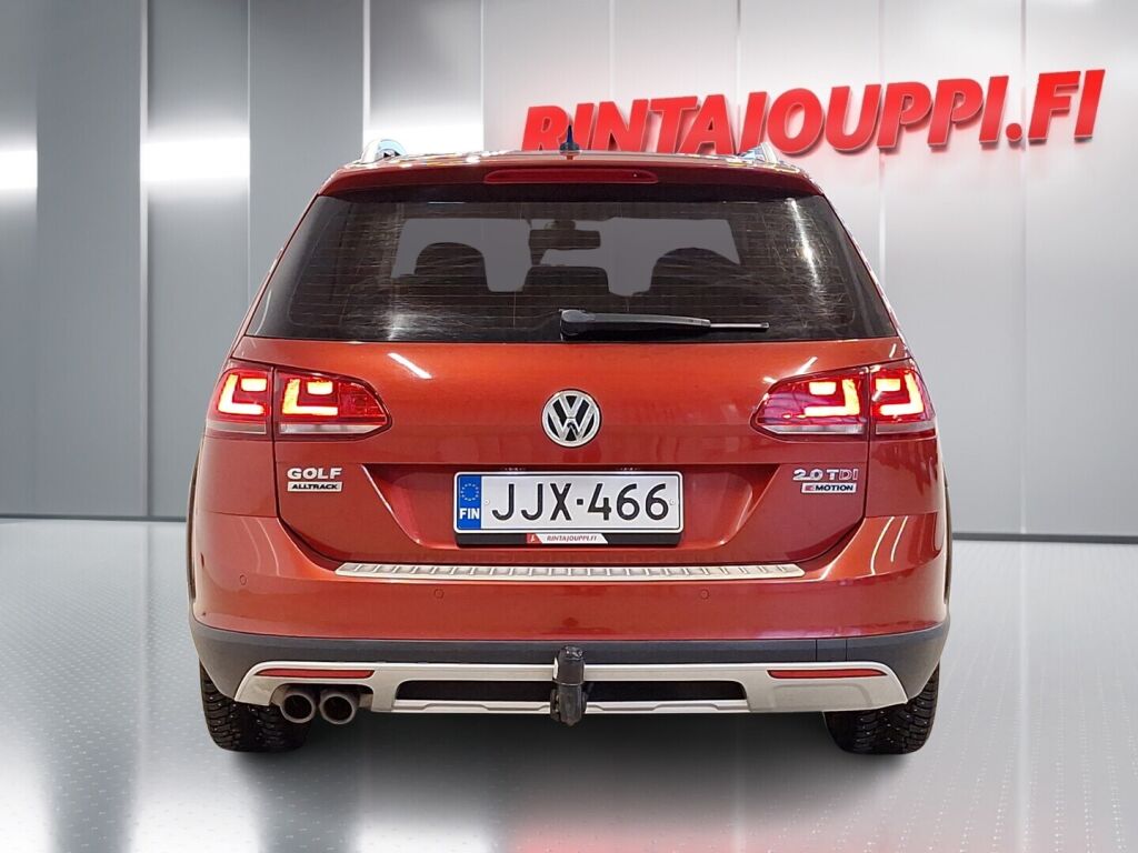 Volkswagen Golf 2016 Punainen
