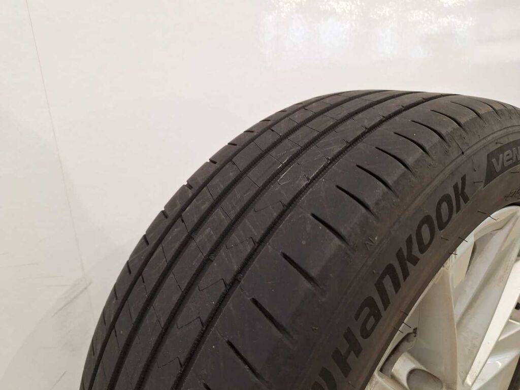 Volkswagen Golf 2016 Punainen