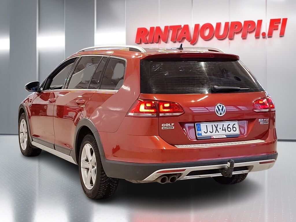 Volkswagen Golf 2016 Punainen