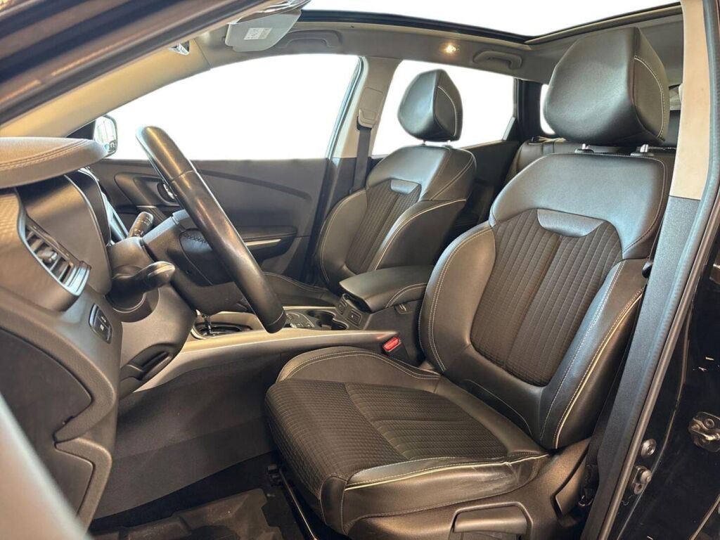 Renault Kadjar 2016 Musta